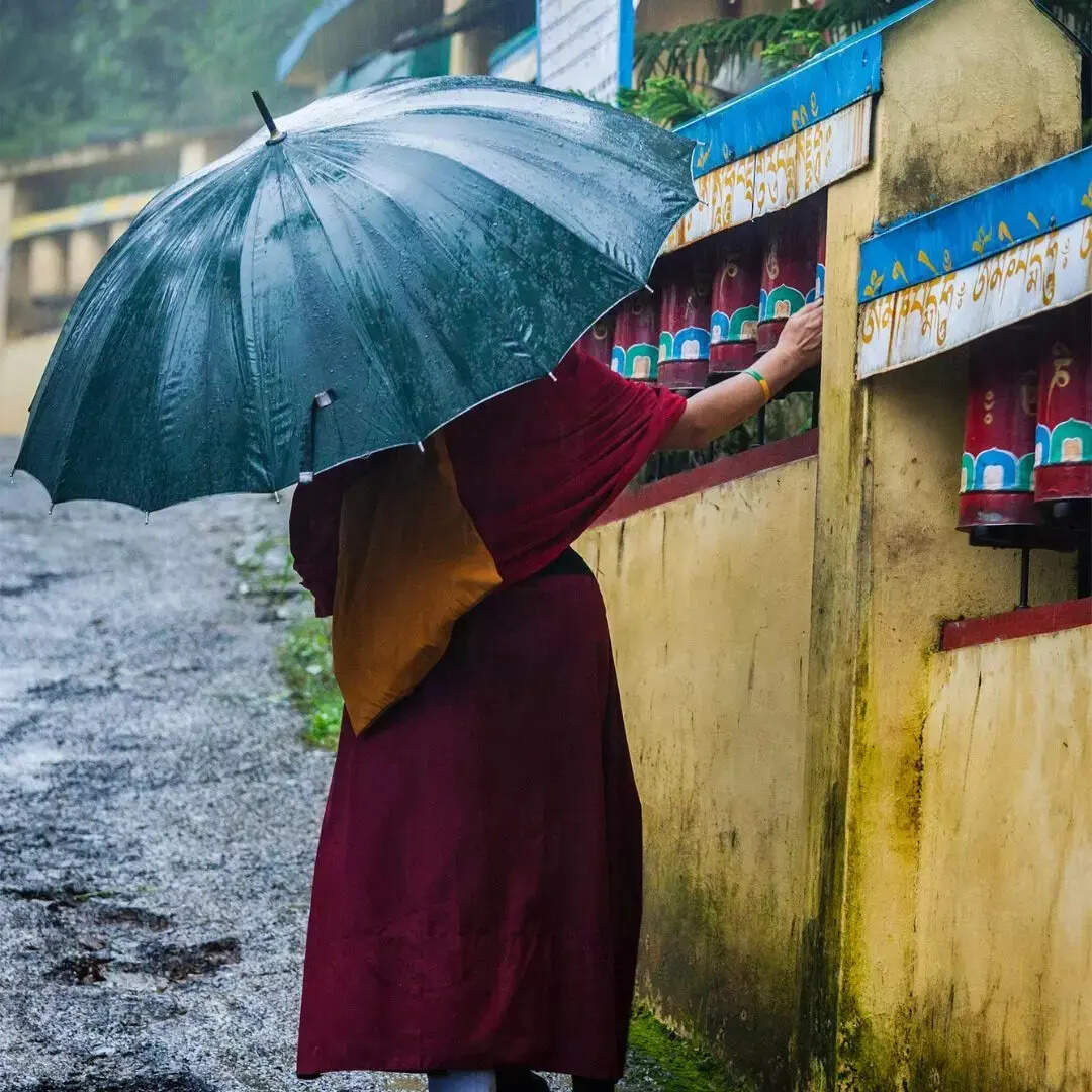 ​आध्यात्मिक एकांत के लिए आते हैं पर्यटक​
