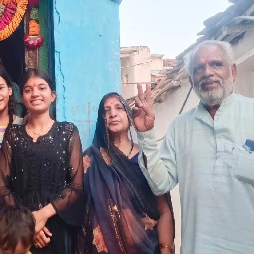 पिता को खेत में मिली सूचना