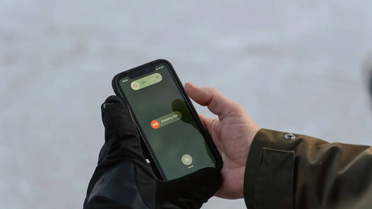Android फोन में इमरजेंसी अलर्ट ऐसे करें ऑन​