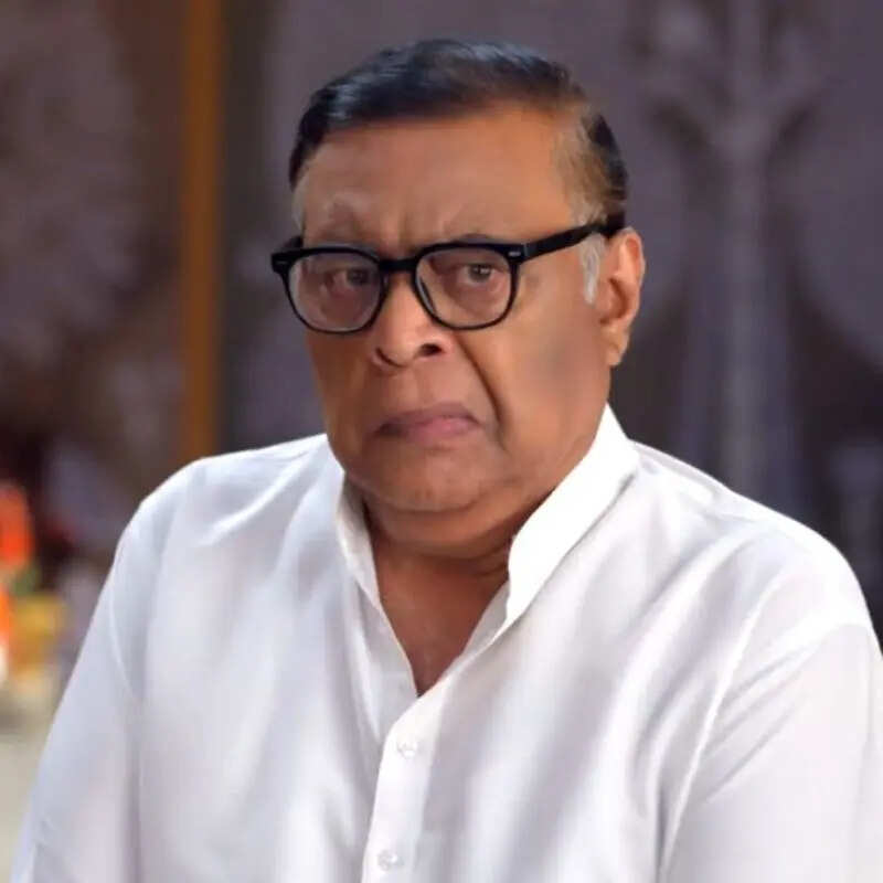 तेजस्विनी के किरदार पर कीचड़ उछालेगा सतीश