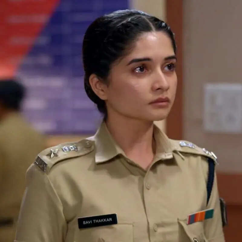सवि से रजत के खिलाफ भद्दे सवाल पूछेगा पुलिस ऑफिसर