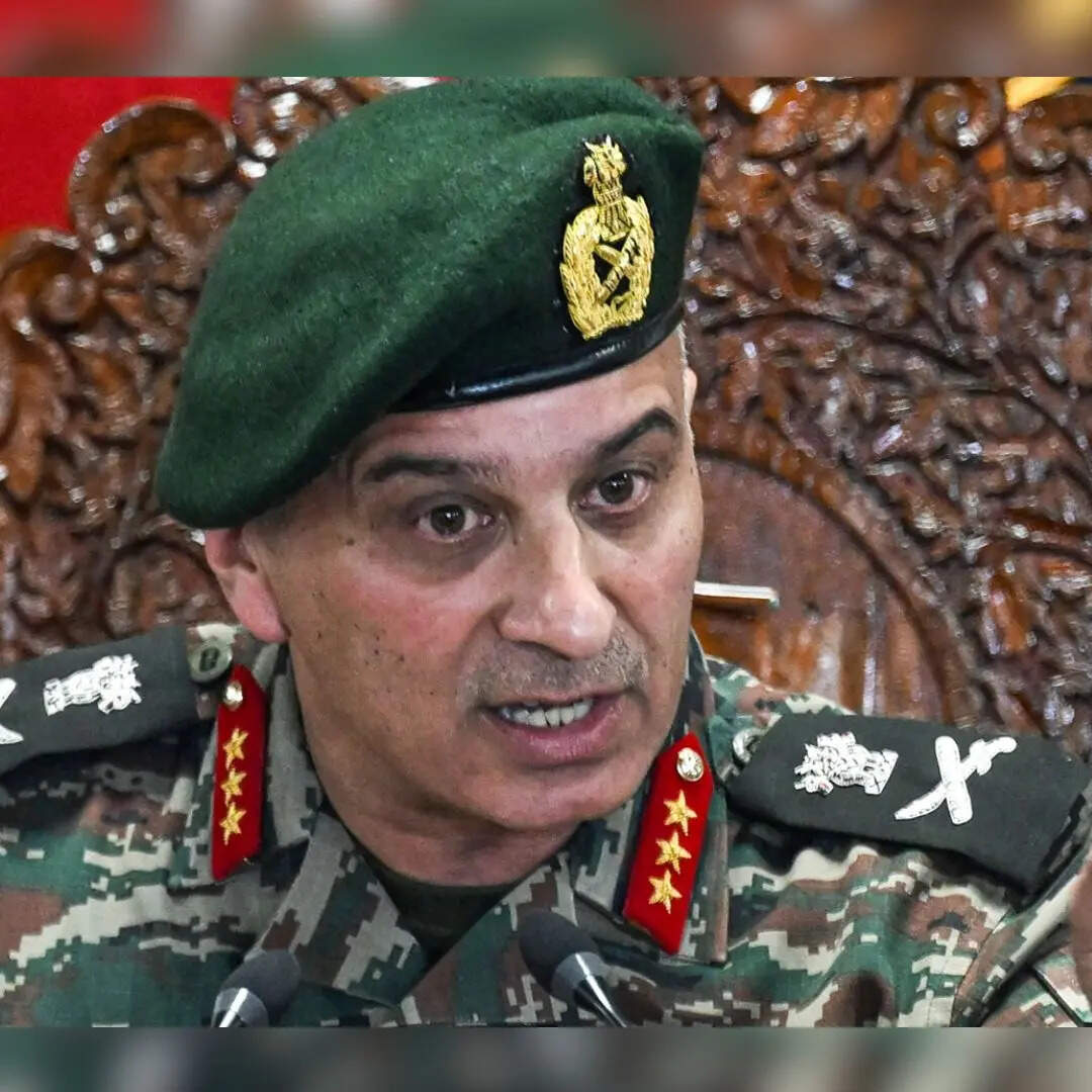 DGMO किसे रिपोर्ट करता है
