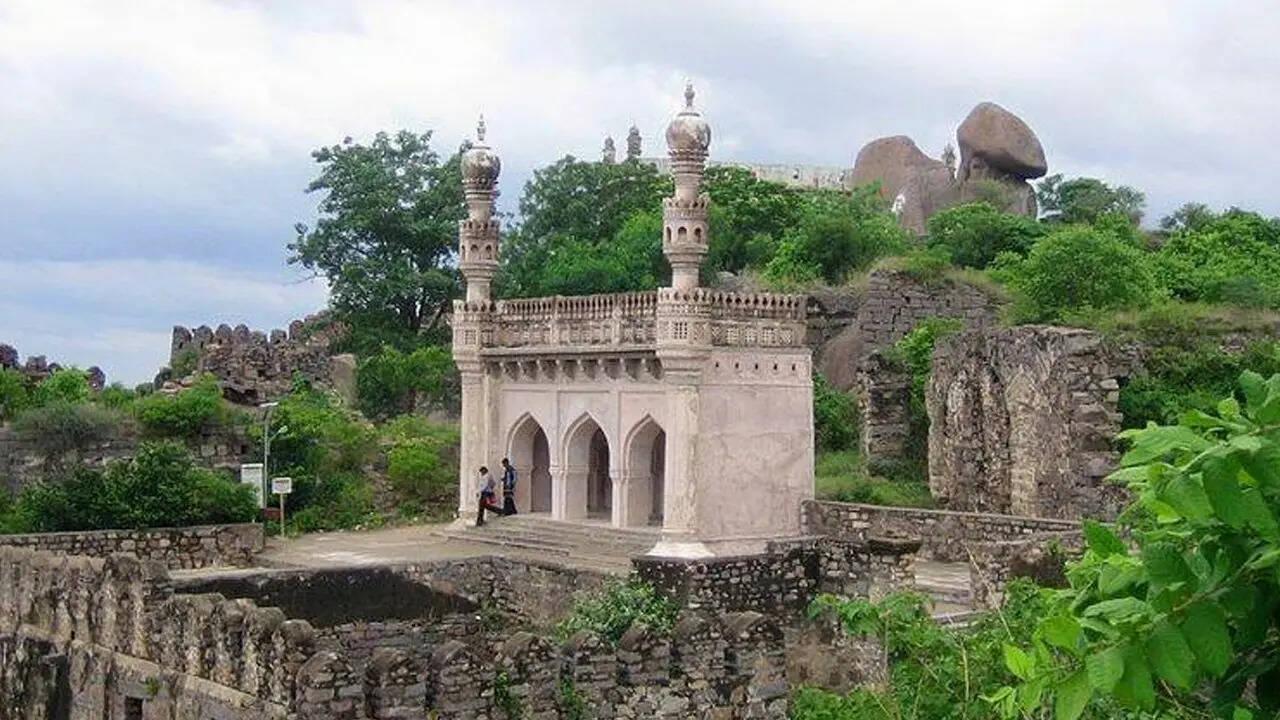 किसने बनवाई इब्राहिम मस्जिद