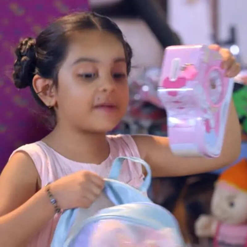 पापा से मिलने के लिए घर से भागेगी सवि