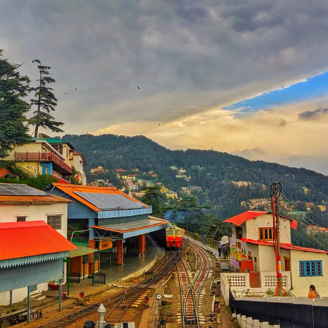 पर्यटकों का लगा जमावड़ा