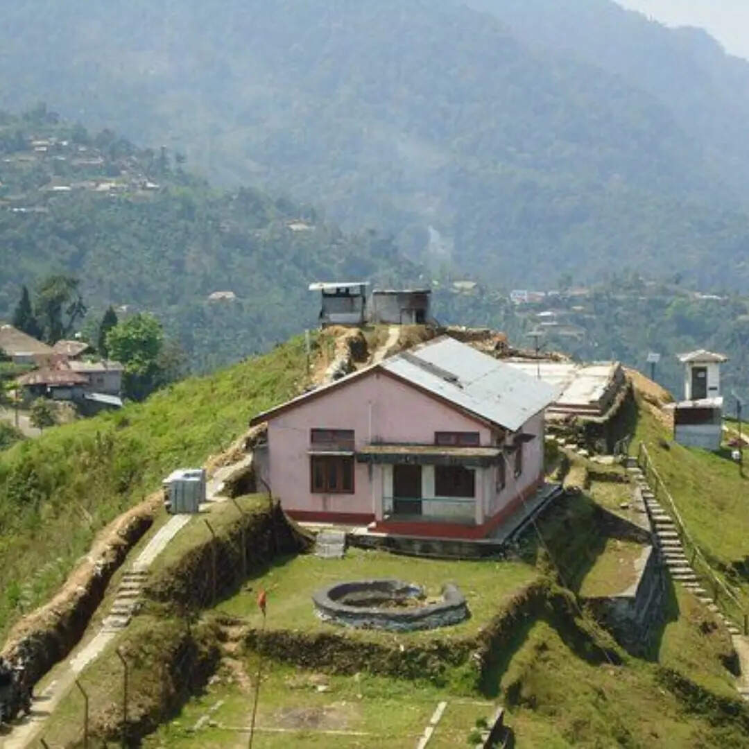 ​आधा घर भारत में और आधा म्यांमार में​