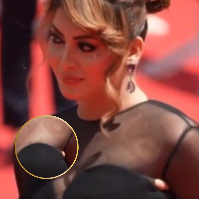 Urvashi Rautela ने पहनी बगल के पास से फटी हुई ड्रेस
