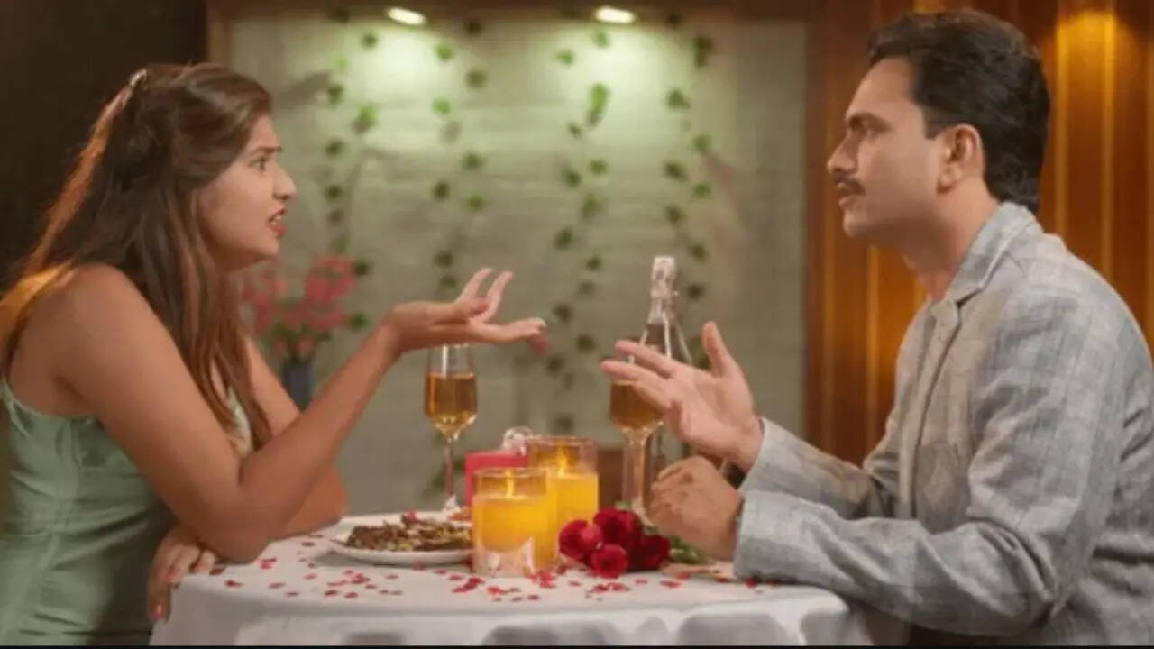 इंस्टाग्राम पर गर्लफ्रेंड बनी लड़की फिर हो गई सच्ची मोहब्बत रेस्टोरेंट में मिलना पहुंचा निकली खुद की पत्नी