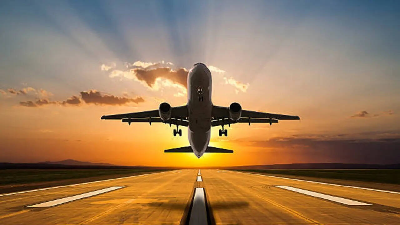क्या होता है NOTAM, विमान पायलटों के लिए क्यों होता यह जारी
