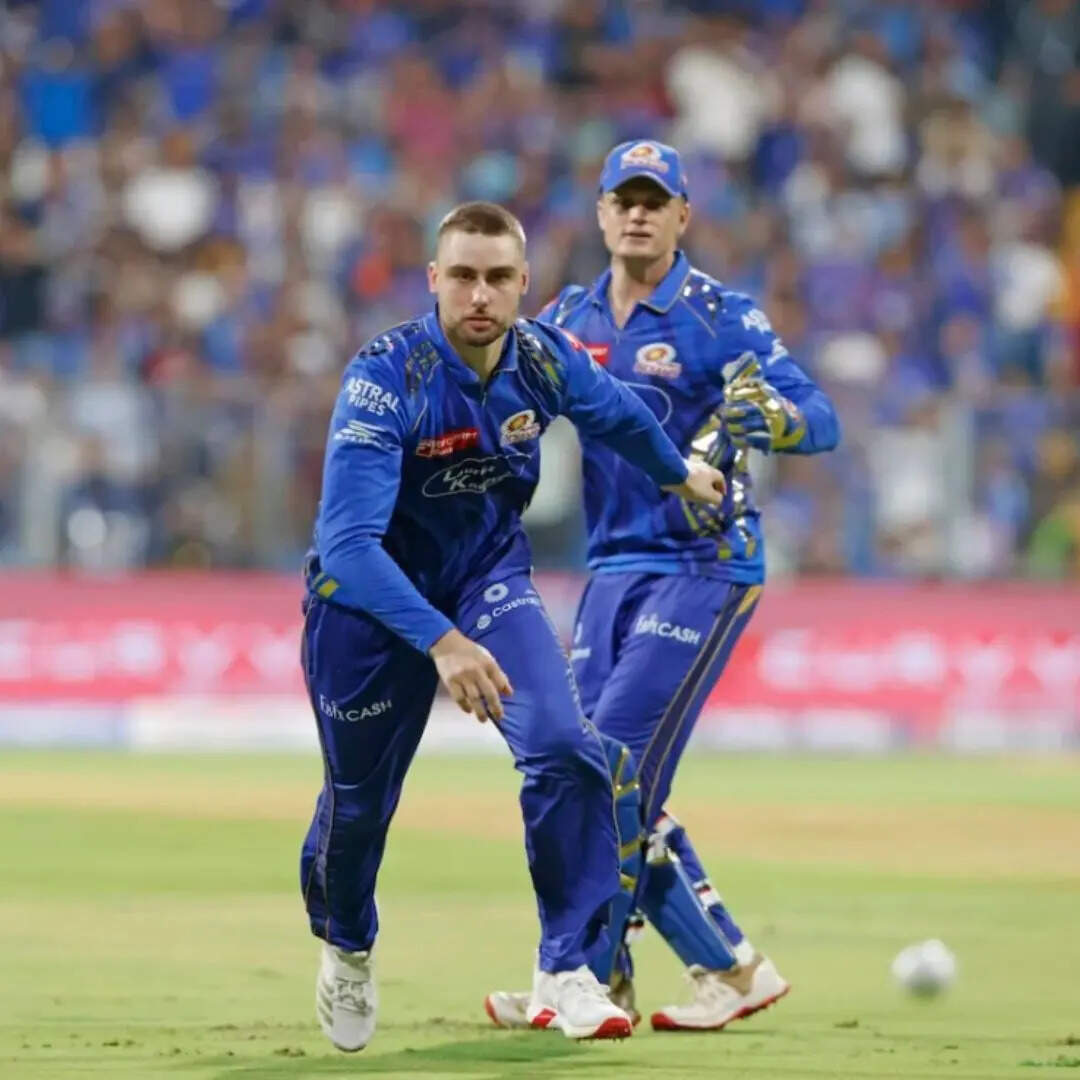 विल जैक्स को गलत समय पर गेंदबाजी