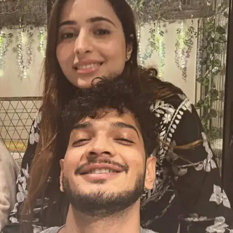 मुनव्वर फारूकी ने धूमधाम से मनाई शादी की सालगिरह