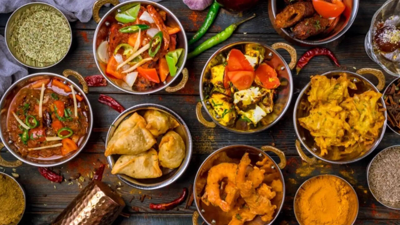 यानी भारत दुनिया के उन देशों में शामिल है जहां शाकाहारी आबादी सबसे अधिक है। हालांकि देश में नॉनवेजिटेरियन आबादी भी अच्छी खासी है। देश में कई राज्य ऐसे हैं जहां ये आबादी 99 फीसदी के करीब बैठती है।