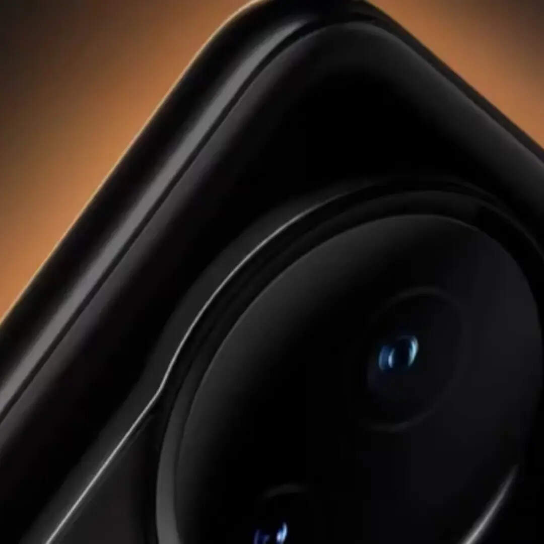 3) Vivo T4 Ultra- 100x जूम के साथ सुपर कैमरा फोन