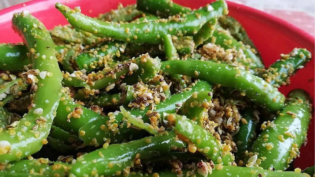 हरी मिर्च का अचार कैसे बनाएं