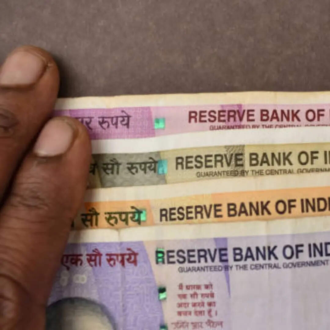 नीति का रुख बदला​