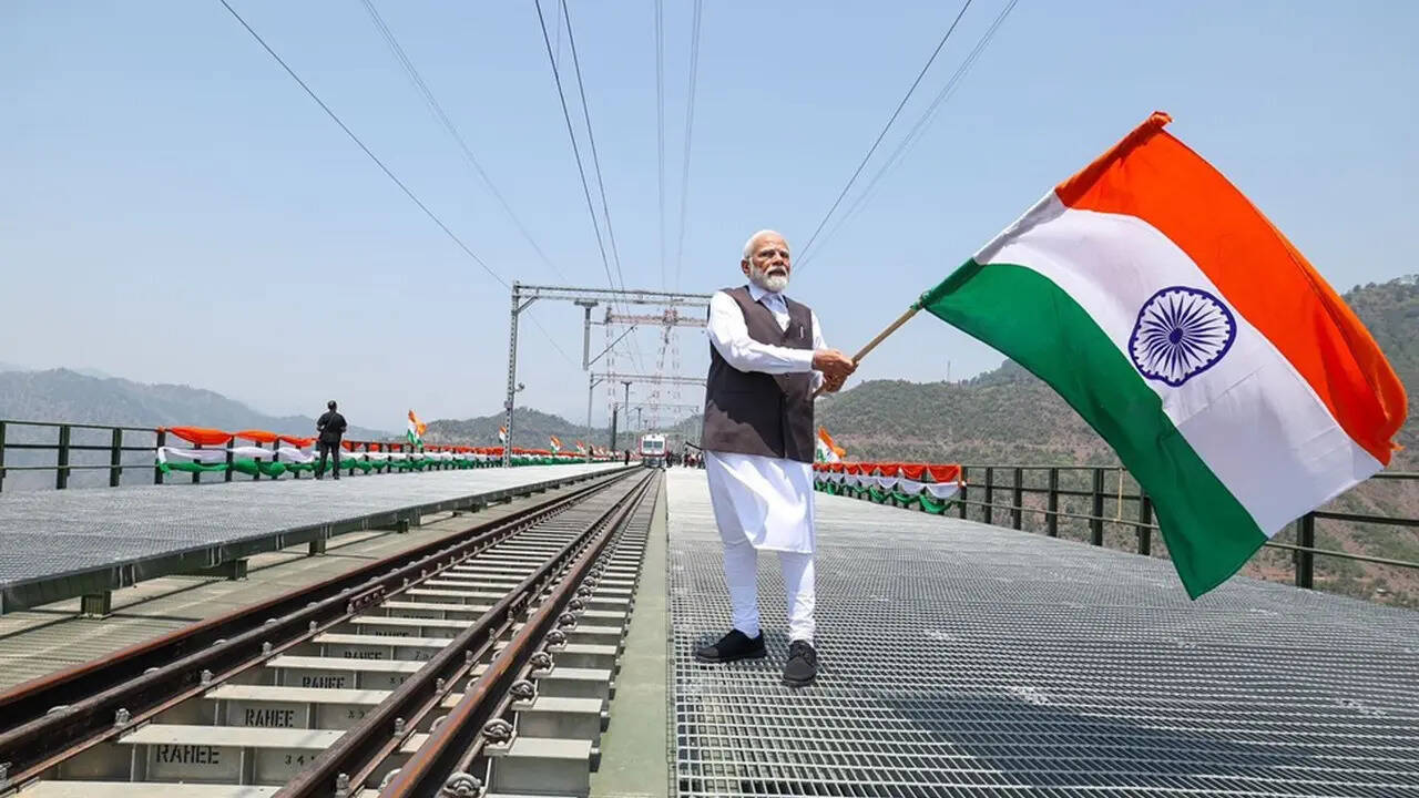 लाइफलाइन है भारतीय रेलवे