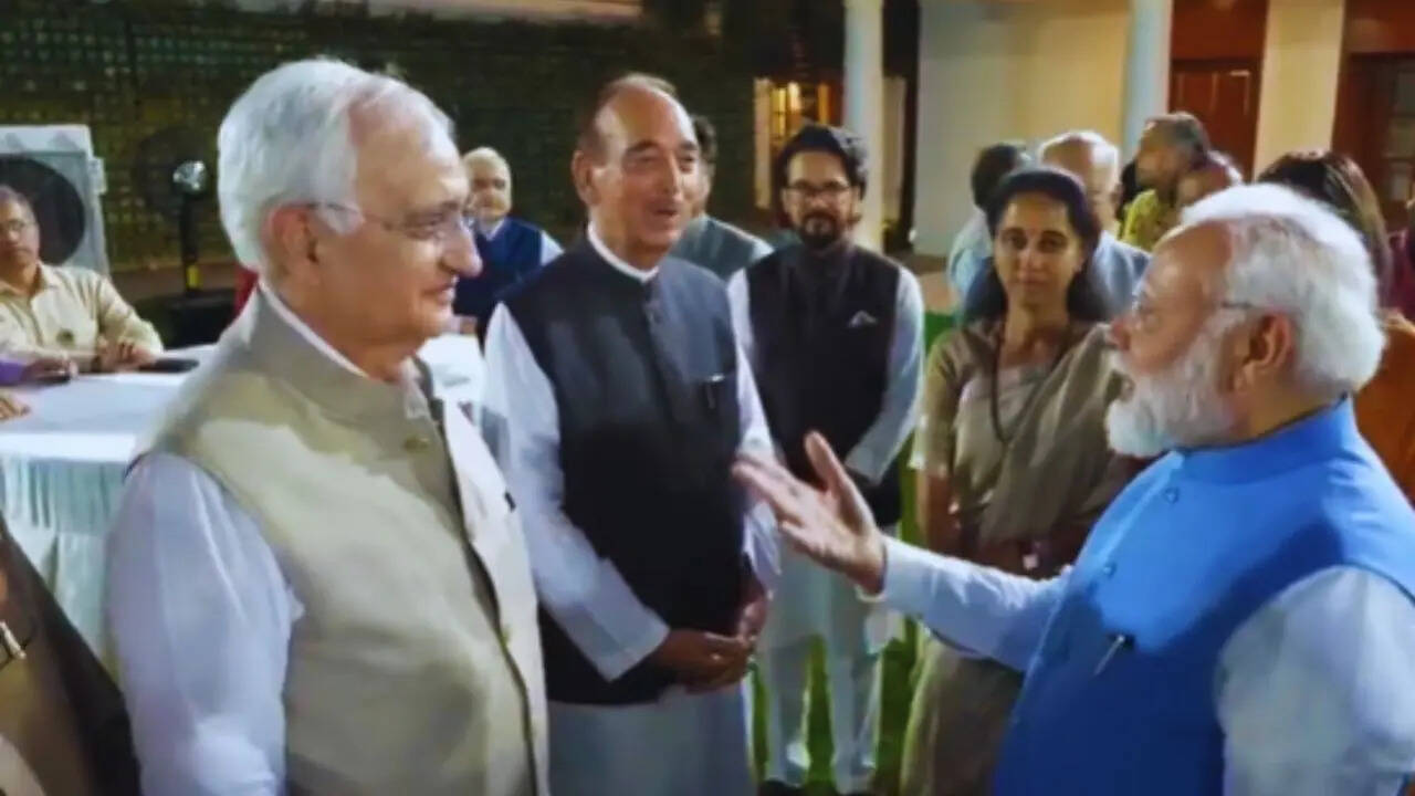 सलमान खुर्शीद कर चुके हैं PM मोदी की प्रशंसा