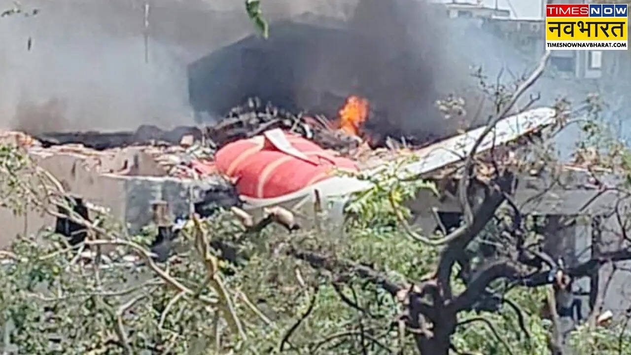 अहमदाबाद में बड़ा विमान हादसा, एयर इंडिया का विमान क्रैश, 242 यात्री थे  सवार-Air India Plane Crashes Near Ahmedabad Airport With 242 Passengers On  Board