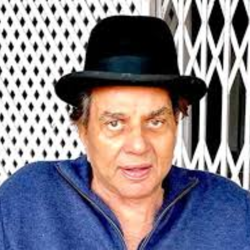 खोलते थे जिम की बोतलें