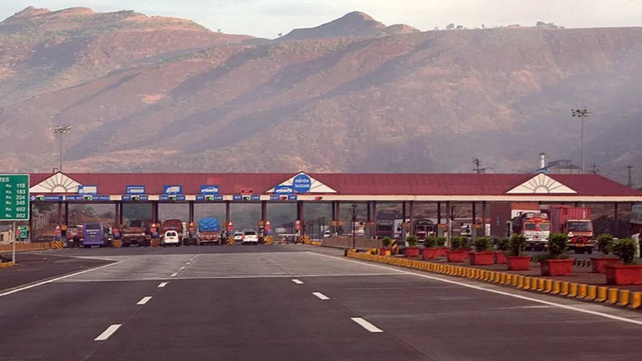 चरणबद्ध तरीके से चौड़ा होगा एक्सप्रेसवे और टोल