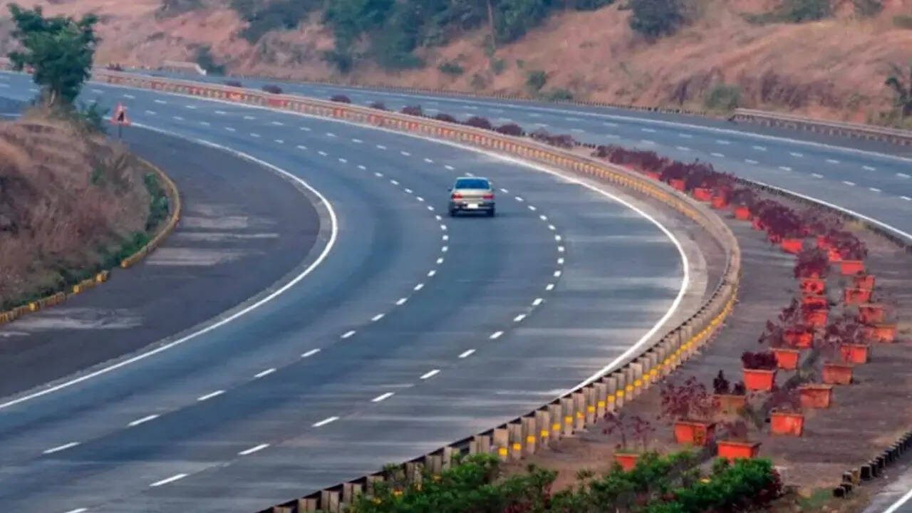 10-लेन एक्सप्रेसवे की योजना