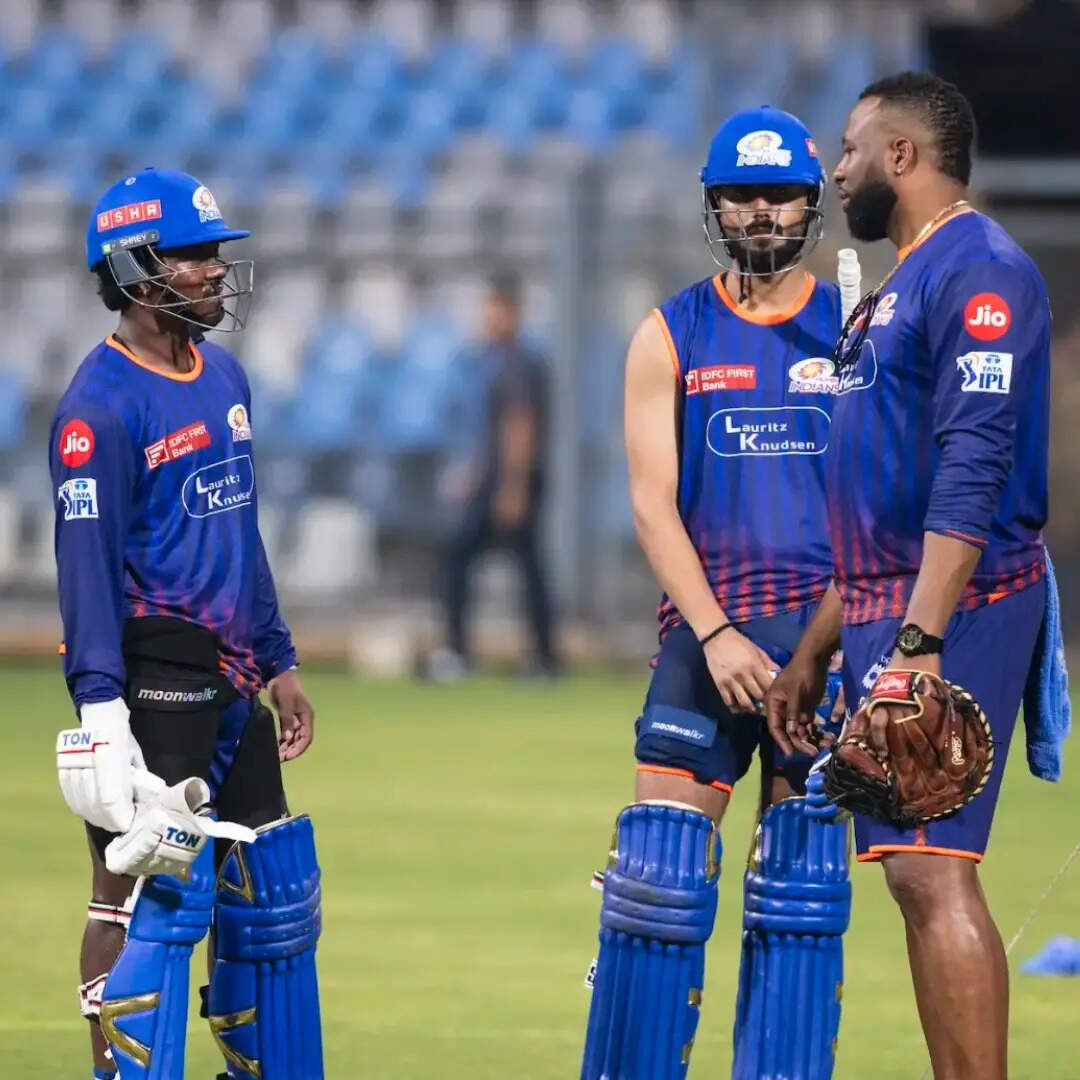 IPL में बैठना पड़ता है बाहर