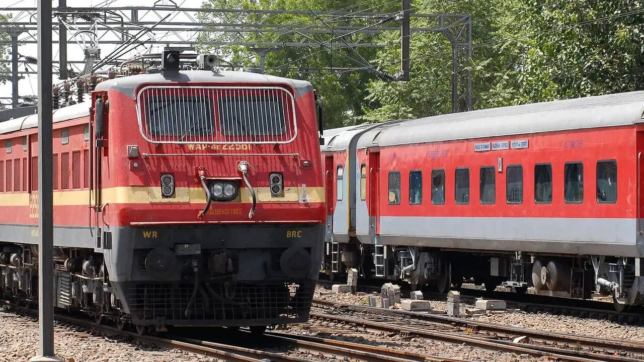 मासिक सीजन टिकट पर बढ़ोतरी नहीं