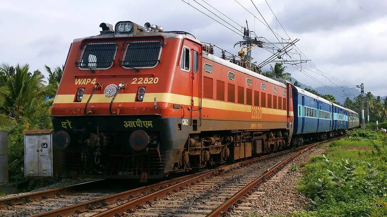 मेलएक्सप्रेस Non-AC ट्रेनों में 1 पैसा प्रति किलोमीटर
