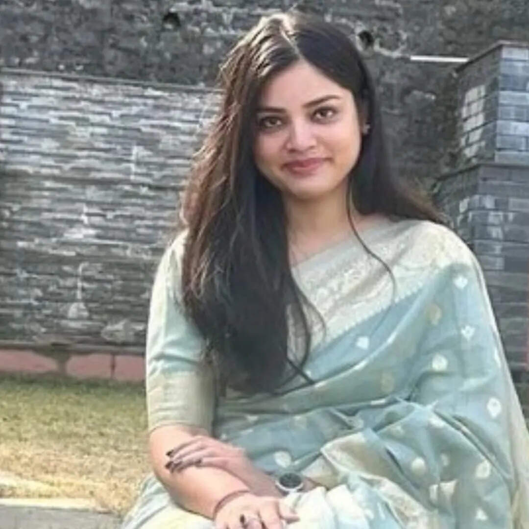 IAS Priya Rani Motivational Story who was stopped from studying by the ...