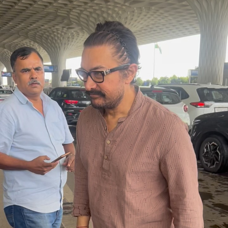 एयरपोर्ट पर स्पॉट हुए आमिर