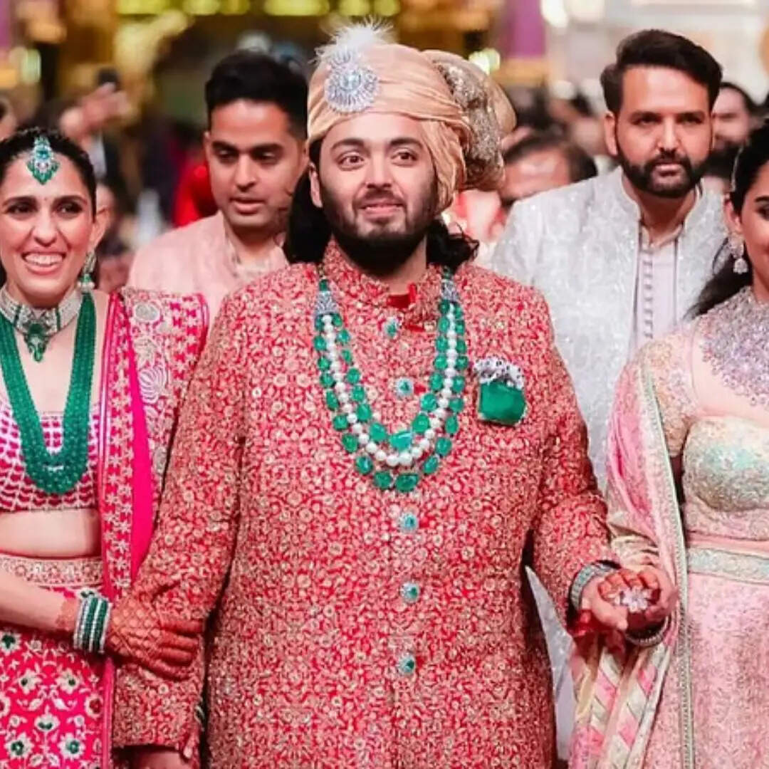पानी की तरह बहा था पैसा