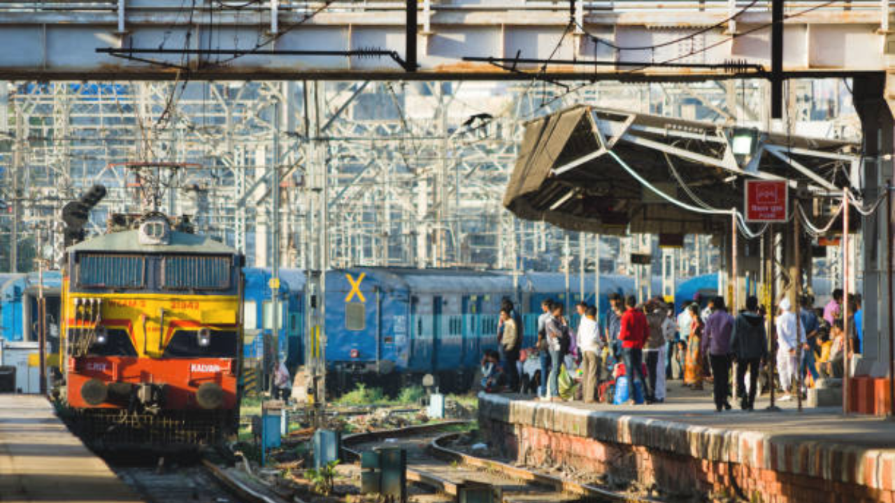 जूही स्टेशन पर कितने प्लेटफार्म