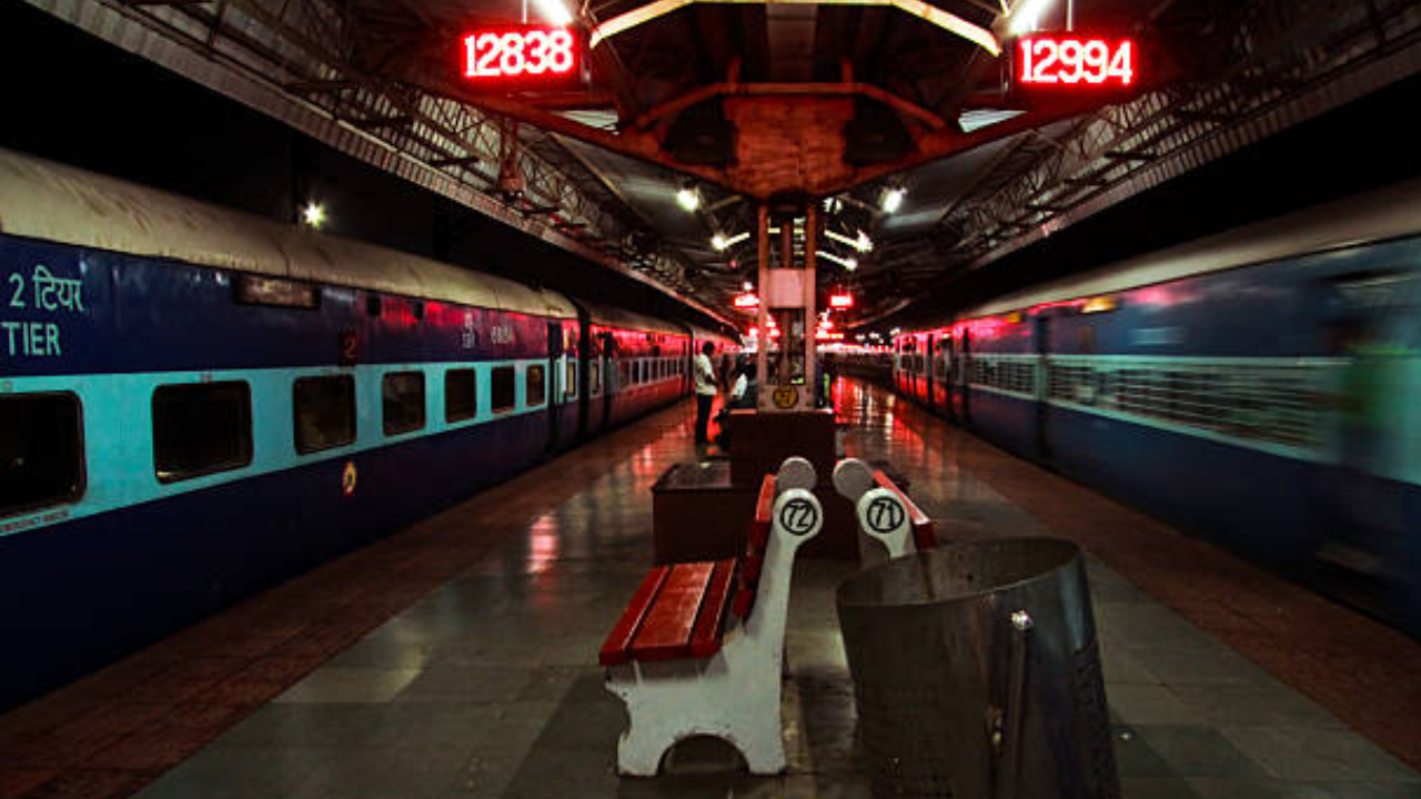 कानपुर सेंट्रल स्टेशन से हटेगा बोझ