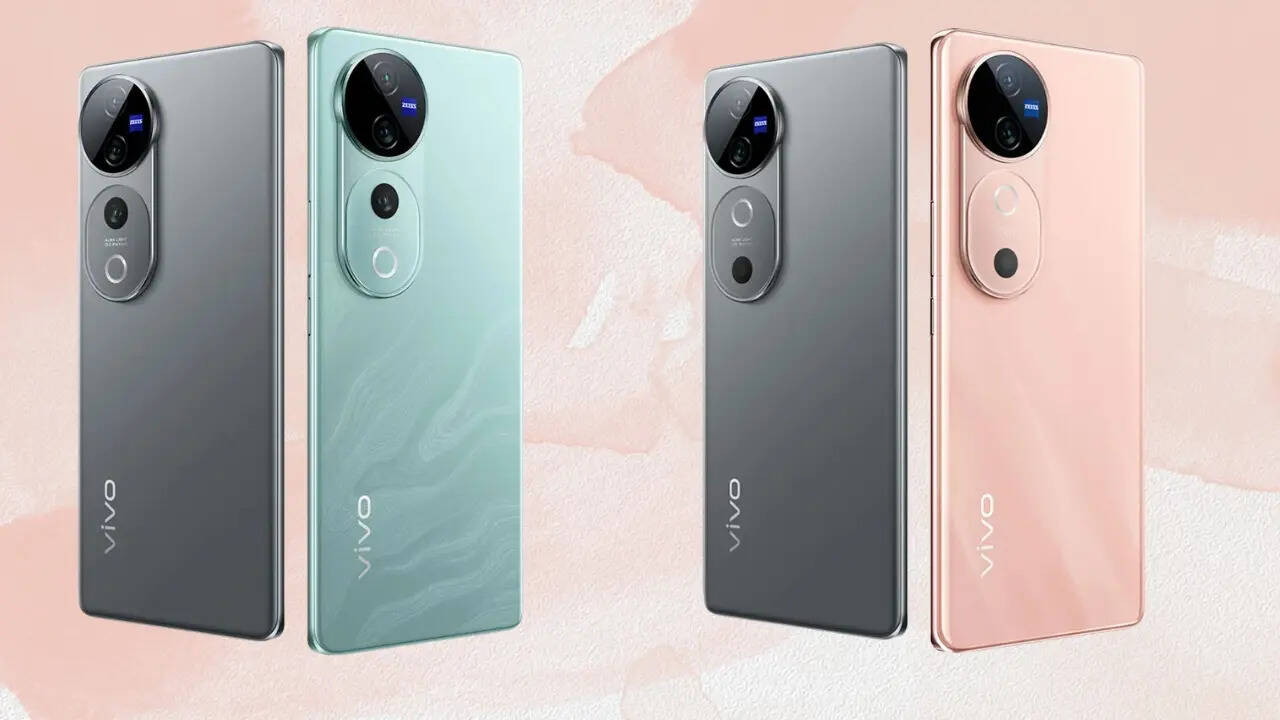 Vivo V40 Pro (₹48,500)​