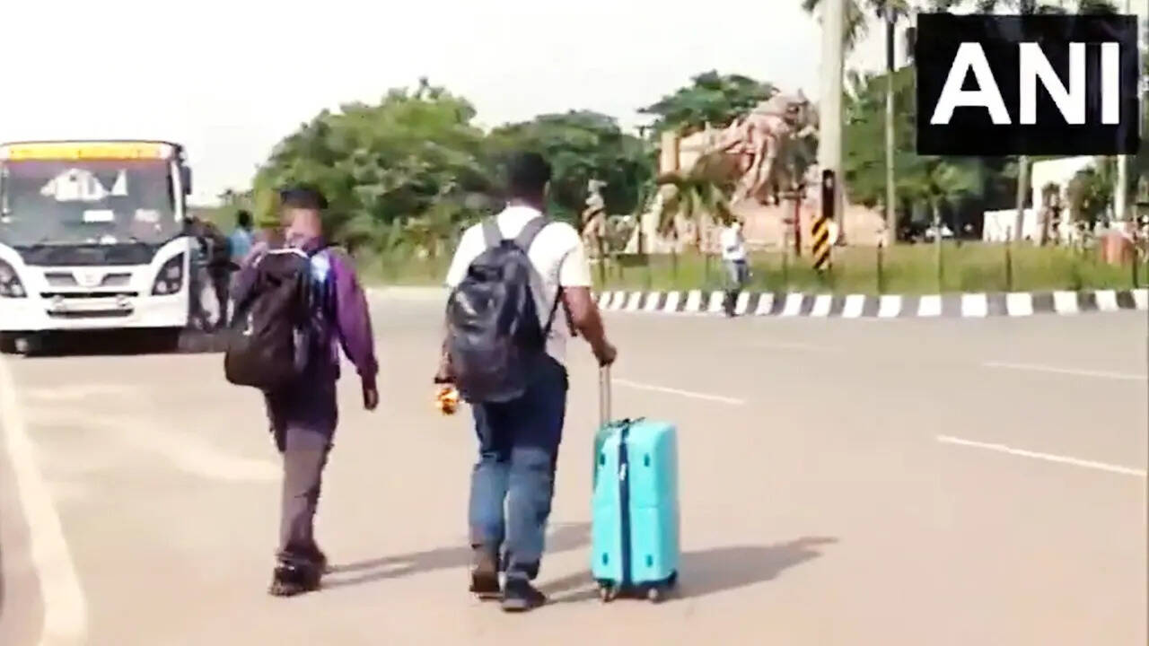 मीलों पैदल चलने को मजबूर