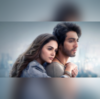 Saiyaara Box Office 400 करोड़ रुपये के क्लब में सैयारा ने ली एंट्री अहान पांडे-अनीत पड्डा स्टारर ने रचा इतिहास