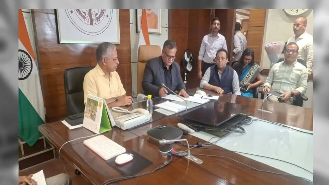 मुख्यमंत्री के सबसे खास अफसर