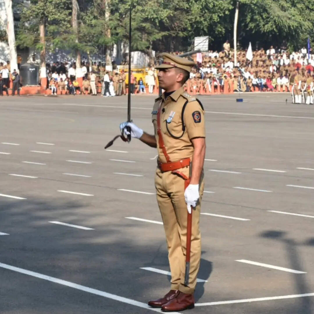 6 महीने तक नौकरी