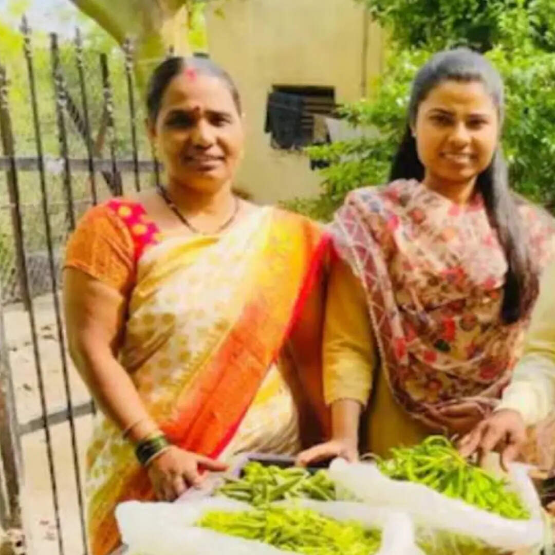 Swati mohan rathod Motivational story daughter of a vegatable seller ...