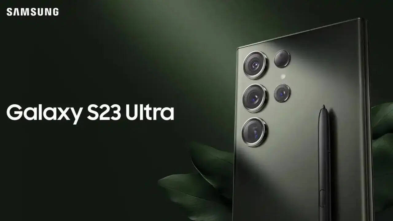 Samsung Galaxy S23 Ultra में आपको 12GB तक की रैम और 1TB तक की स्टोरेज दी गई है। फोटोग्राफी के लिए रियर पैनल में चार कैमरे दिए गए हैं जिसमें 200+10+10+12 मेगापिक्सल के सेंसर मिलते हैं। सेल्फी और वीडियो कॉलिंग के लिए इसमें 12 मेगापिक्सल का फ्रंट कैमरा दिया है। इसमें आपको 5000mAh की बड़ी बैटरी मिलती है।