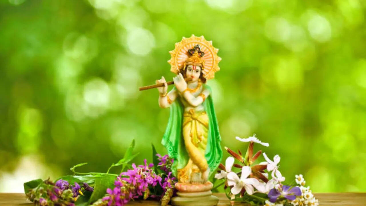 भगवान कृष्ण को प्रिय है ये फूल