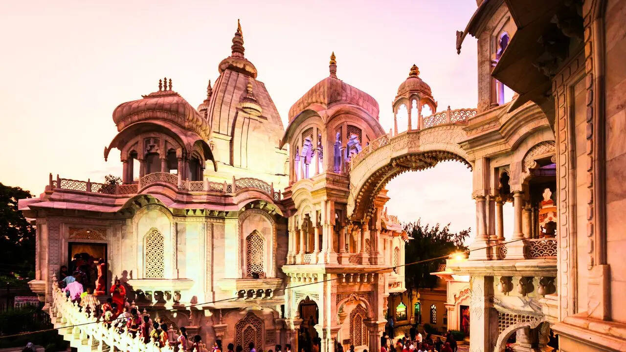 इस्कॉन मंदिर वृंदावन
