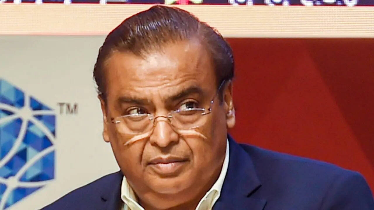 कितनी है नेटवर्थ