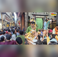 Shri Krishna Janmashtami आज कान्हा का जन्मोत्सव कैसी है मथुरा-वृंदावन में व्यवस्था भूलकर भी साथ न ले जाएं ये चीजें