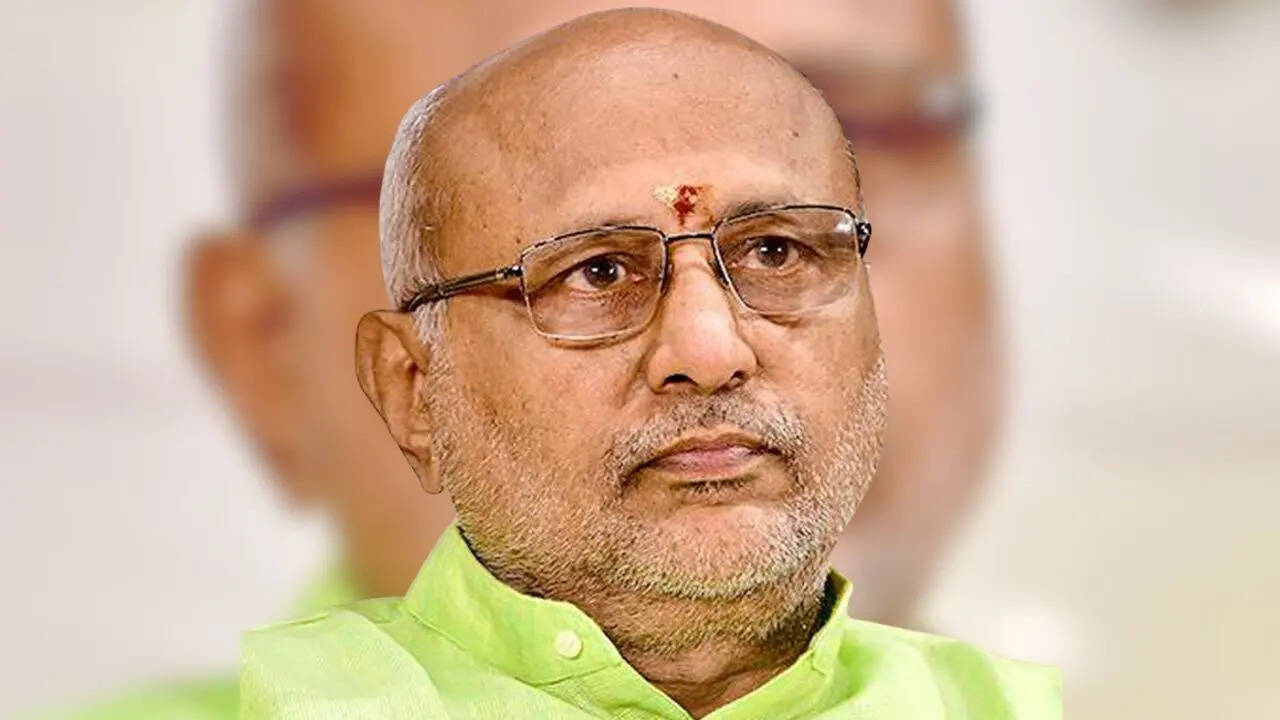 पीएचडी हैं सीपी राधाकृष्णन