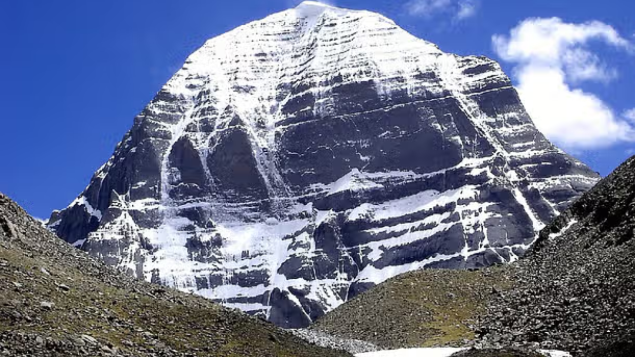2 असंभव चढ़ाई वाला शिखर
