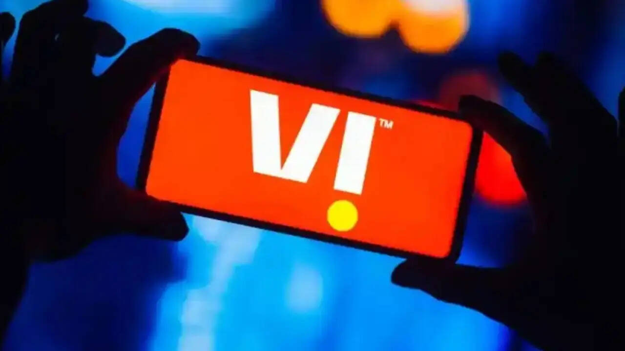 वीआई के इस धमाकेदार ऑफर के तरह यूजर्स गेम खेल कर टेलीकॉम रिवॉर्ड पाने लेकर रिचार्ज पैक तक क्लेम कर सकते हैं। इस ऑफर में यूजर्स को 4999 रुपये की कीमत वाला लॉन्ग टर्म प्लान सिर्फ 1 रुपये में खरीदने का मौका मिल रहा है।