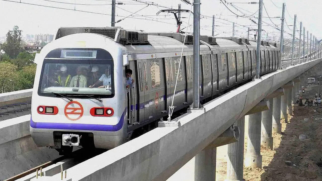 रविवार और राष्ट्रीय अवकाश के दिनों के लिए रियायती किराया स्लैब