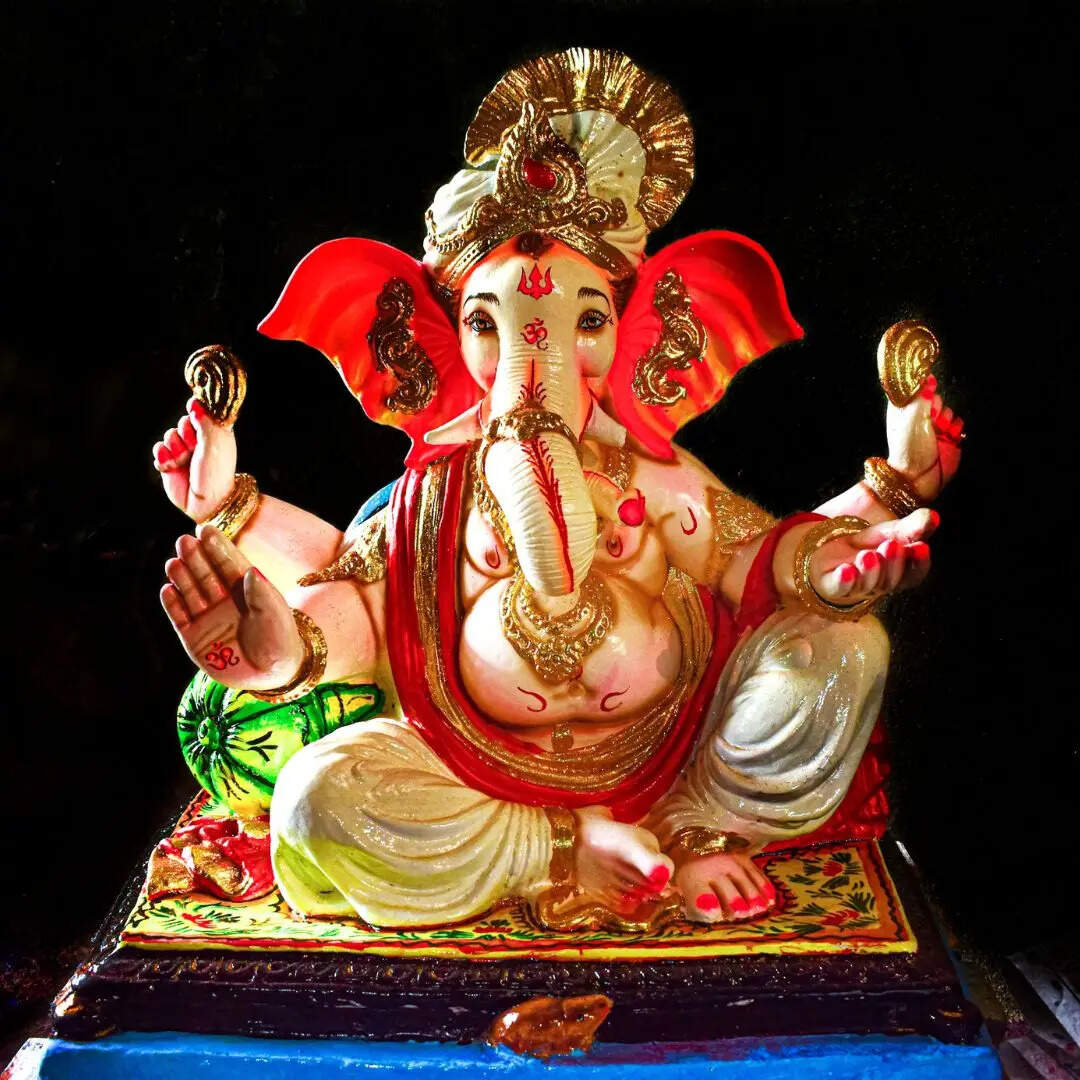 गणेश जी को लाल सिंदूर चढ़ाया जाता है। Pic Canva