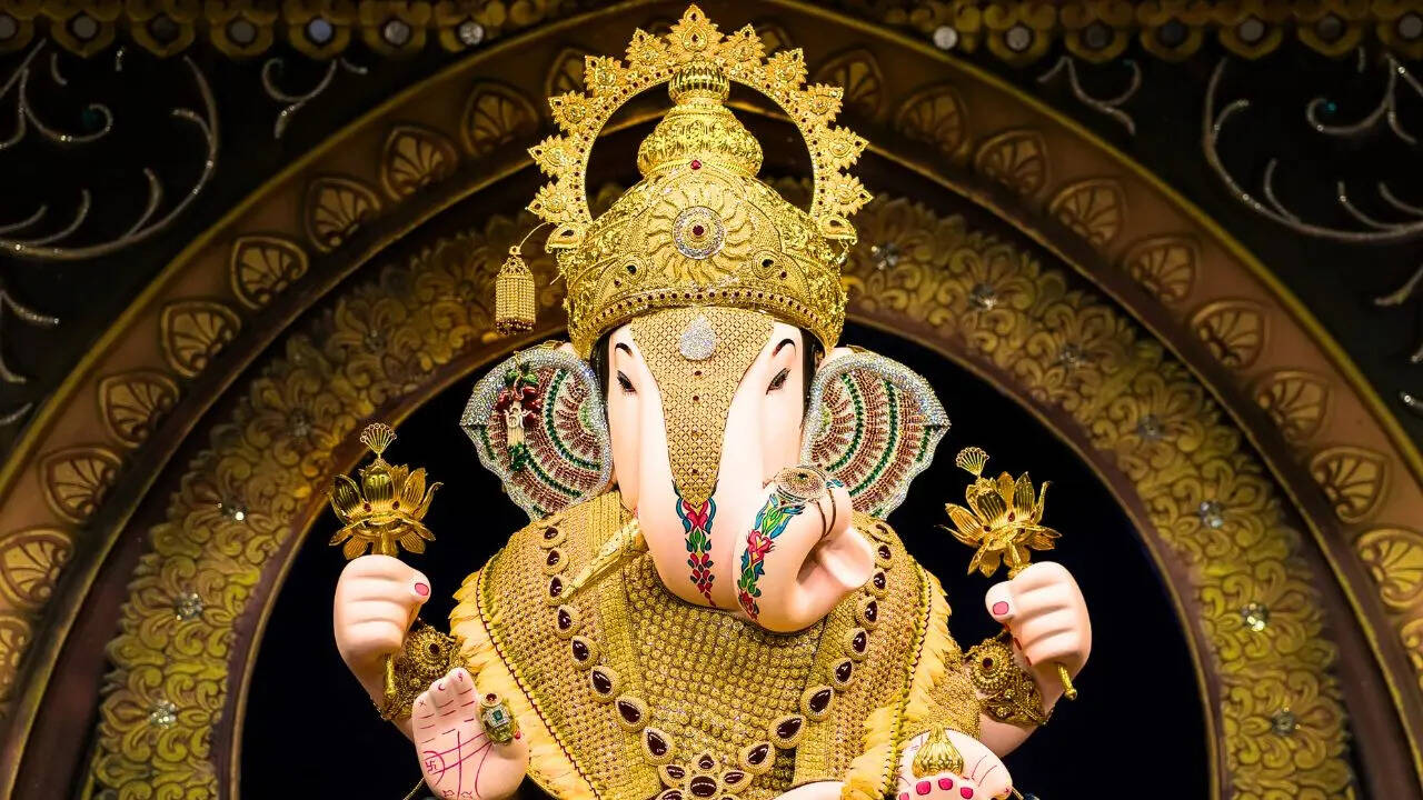 दगडूशेठ हलवाई मंदिर पुणे
